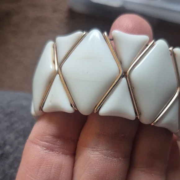 Western Germany Milk Glass And Gold Tone Wrap Bracelet Adjustable - Picture 7 of 7